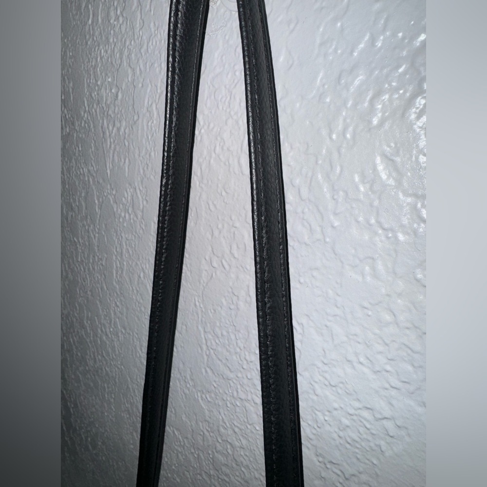 Rosetti black purse multiple compartments adjustable straps - Picture 4 of 15